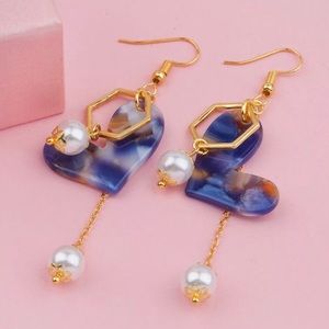 Resin Heart Pearl Dangle Earrings